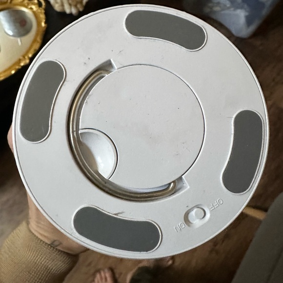 Bluetooth light, alarm and speaker - Picture 2 of 8